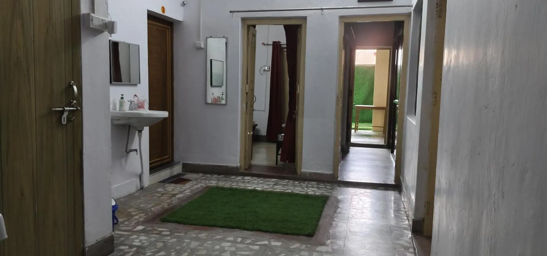 Hotel Divine Orchid Varanasi 0*,  India